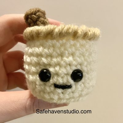 Happy Eggnog – Free Crochet Pattern