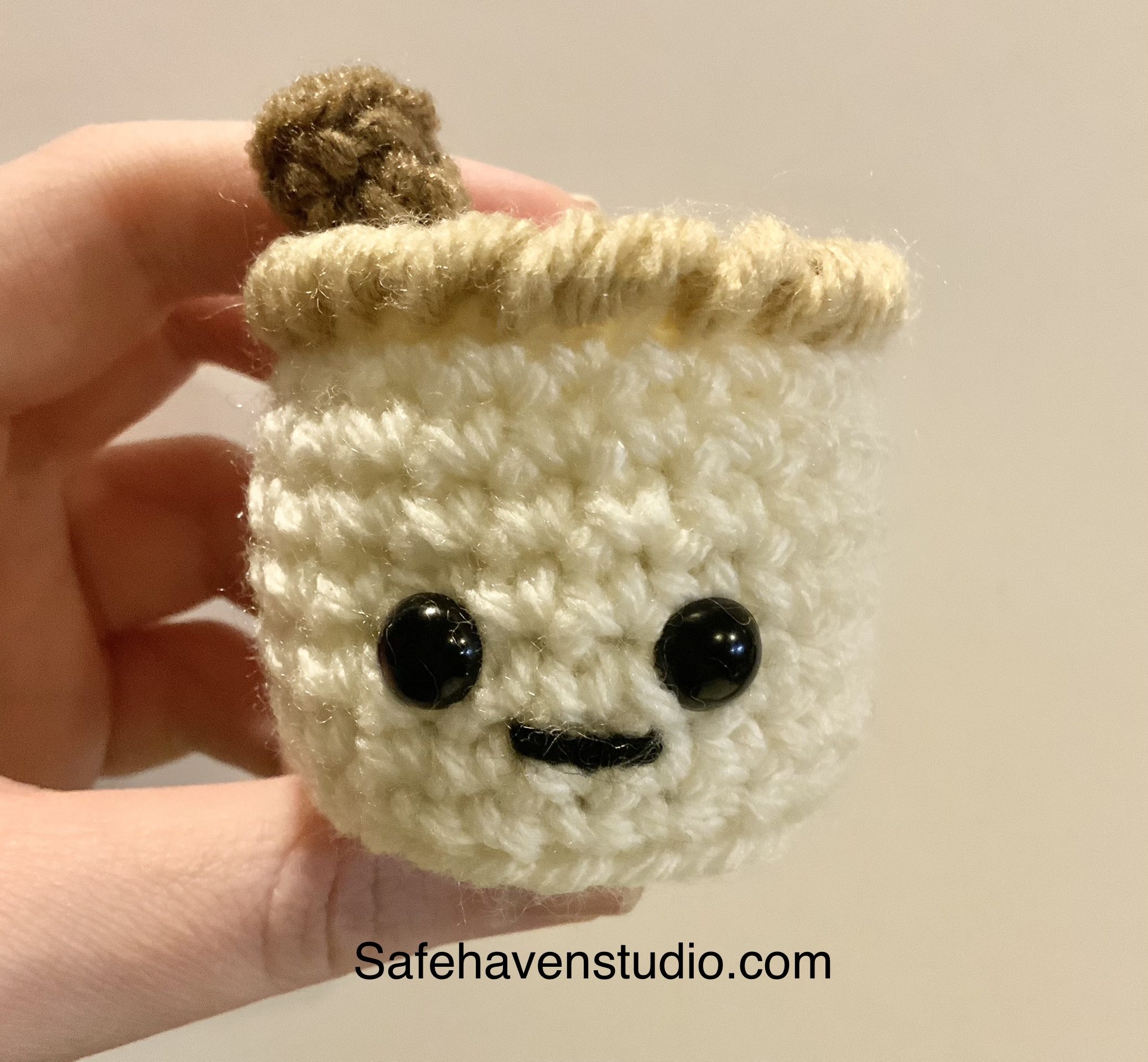 Happy Eggnog – Free Crochet Pattern